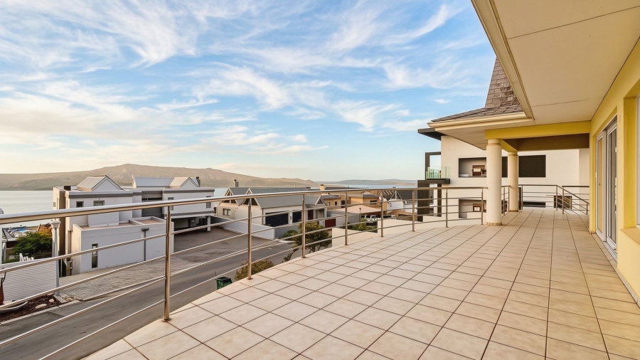 5 Bedroom Property for Sale in Myburgh Park Western Cape